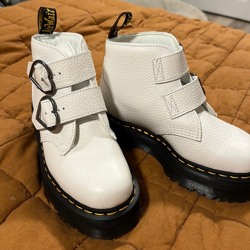 Doc martens sweet heart booties